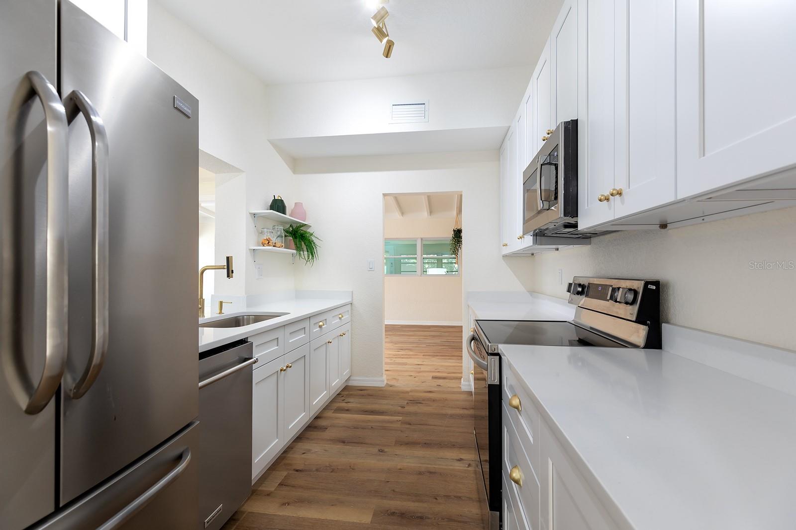 FLORA ESTATES - Residential