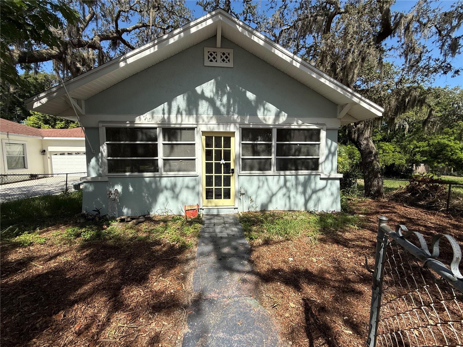 810 VIRGINIA AVENUE