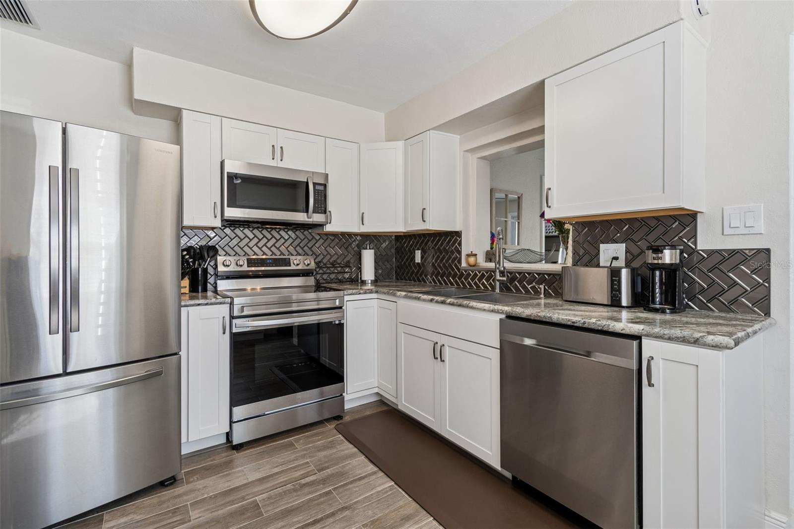 HOMELAND SUB - Residential