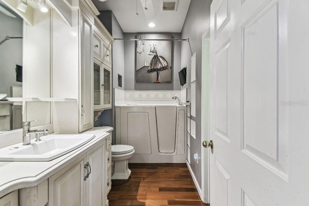 WATER STREET CONDO PH 8 - Residential