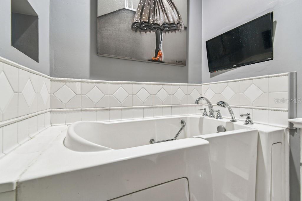 WATER STREET CONDO PH 8 - Residential