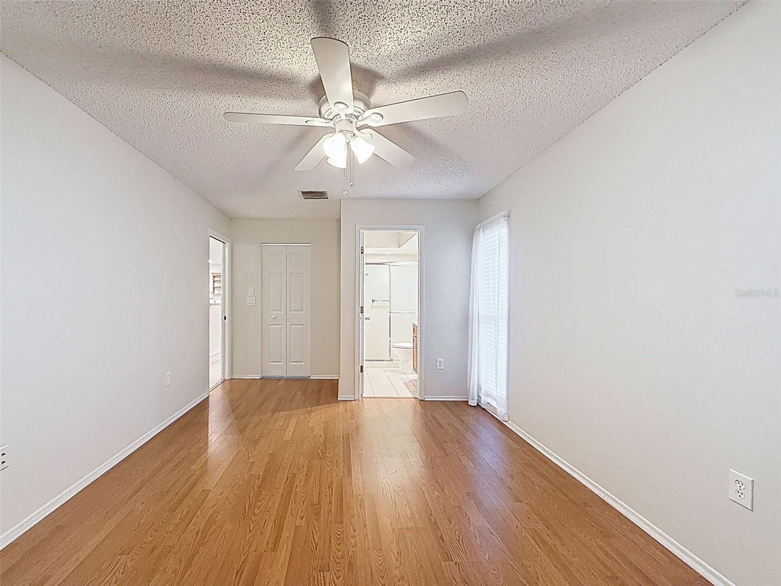 DOLLAR LAKE VILLAGE CONDO 02 - Residential