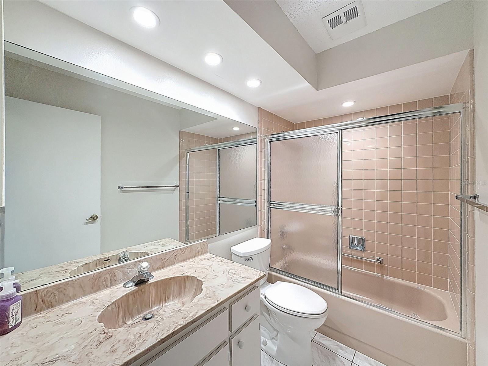 DOLLAR LAKE VILLAGE CONDO 02 - Residential