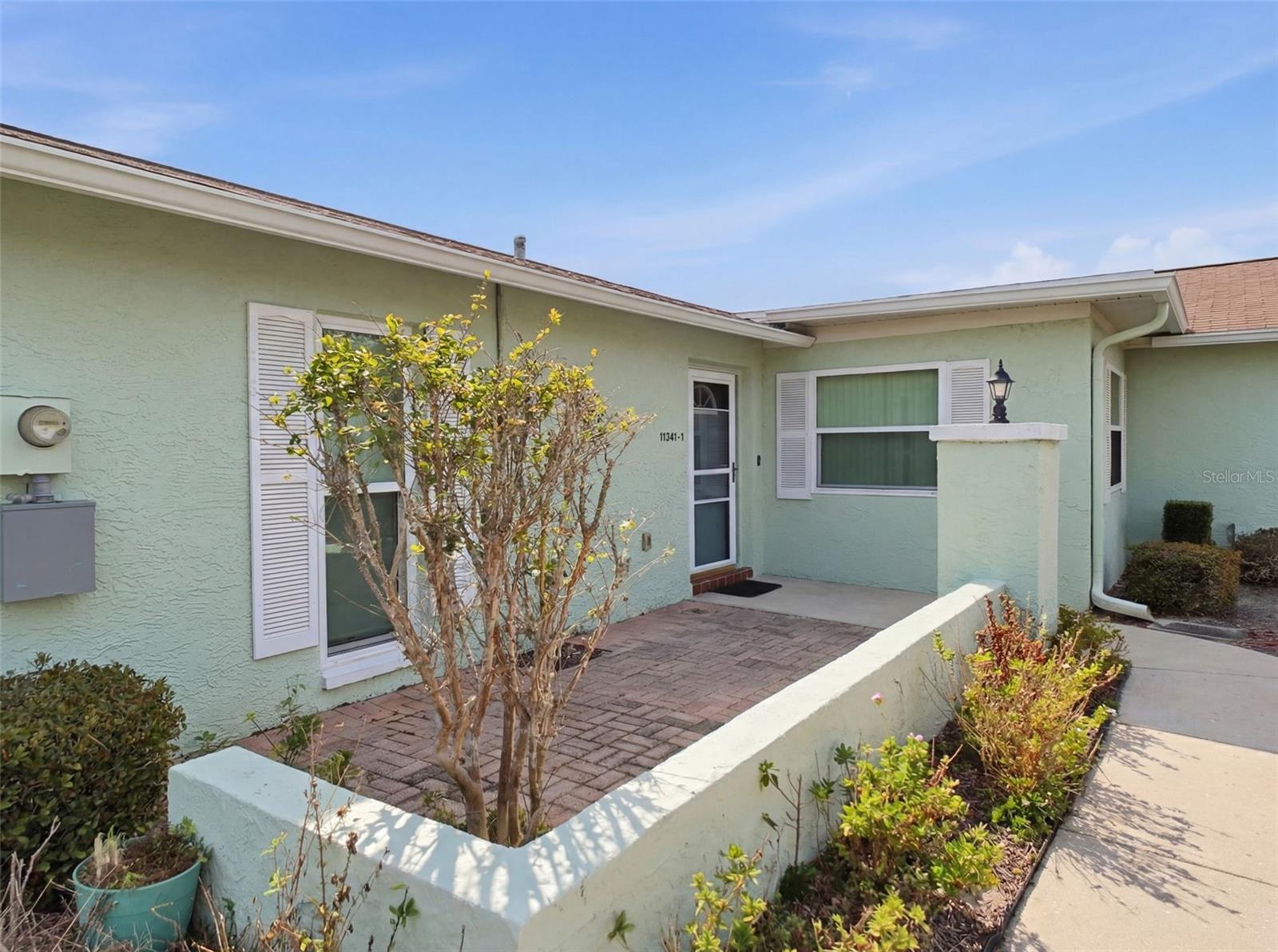 DOLLAR LAKE VILLAGE CONDO 02 - Residential