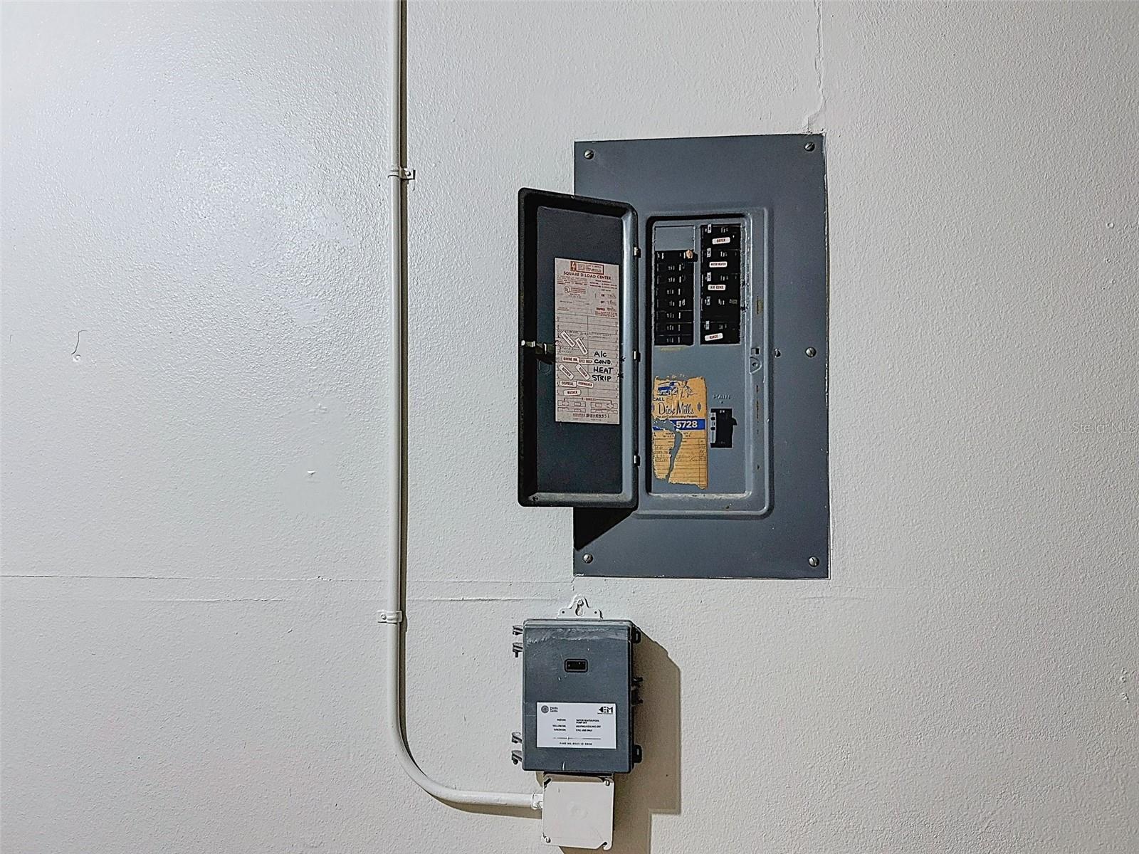 DOLLAR LAKE VILLAGE CONDO 02 - Residential