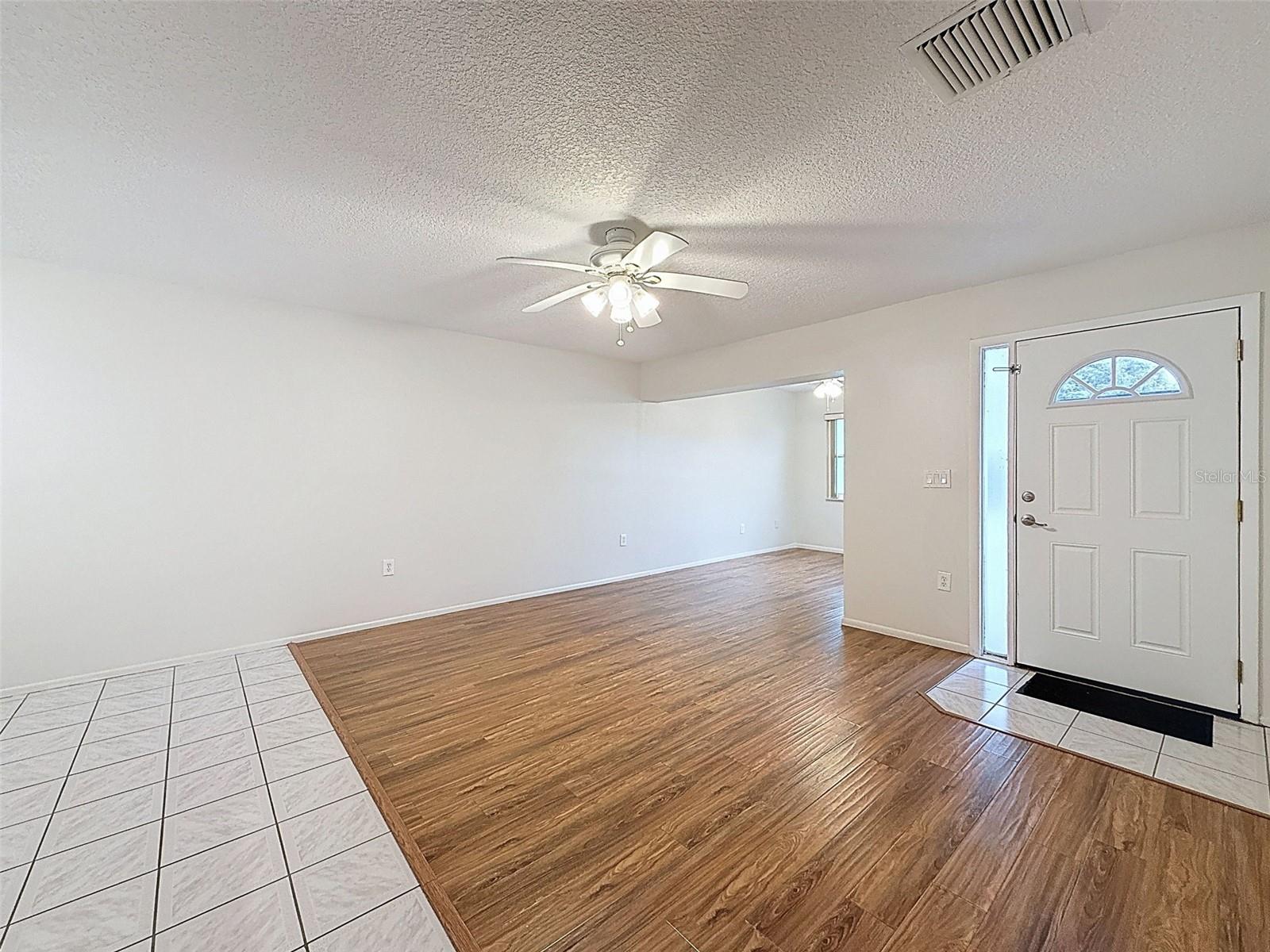 DOLLAR LAKE VILLAGE CONDO 02 - Residential