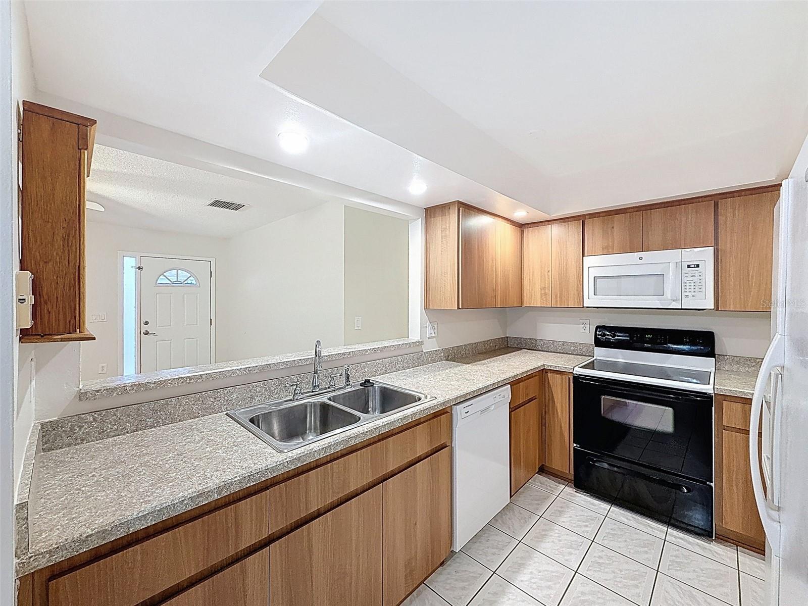 DOLLAR LAKE VILLAGE CONDO 02 - Residential