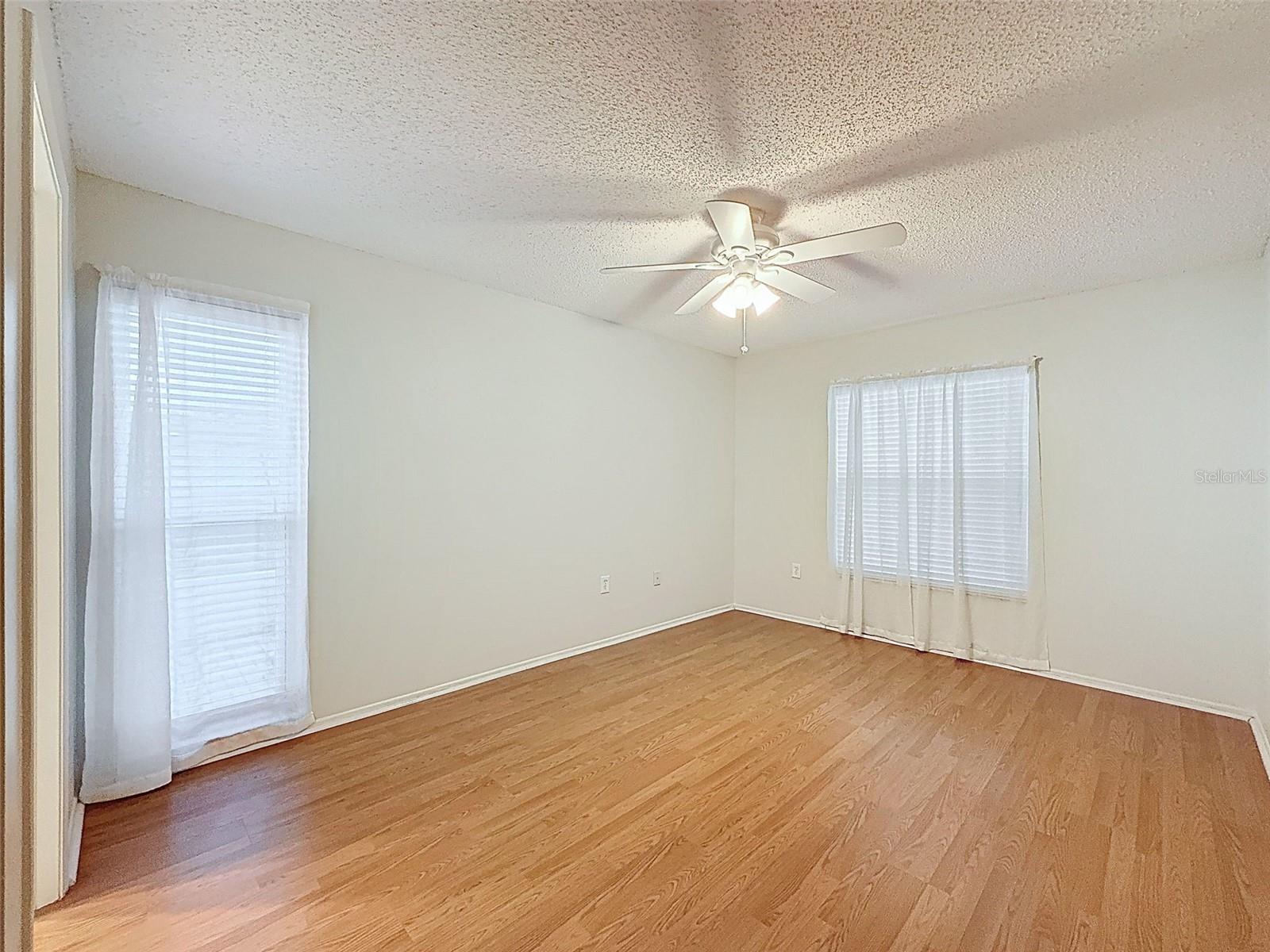 DOLLAR LAKE VILLAGE CONDO 02 - Residential