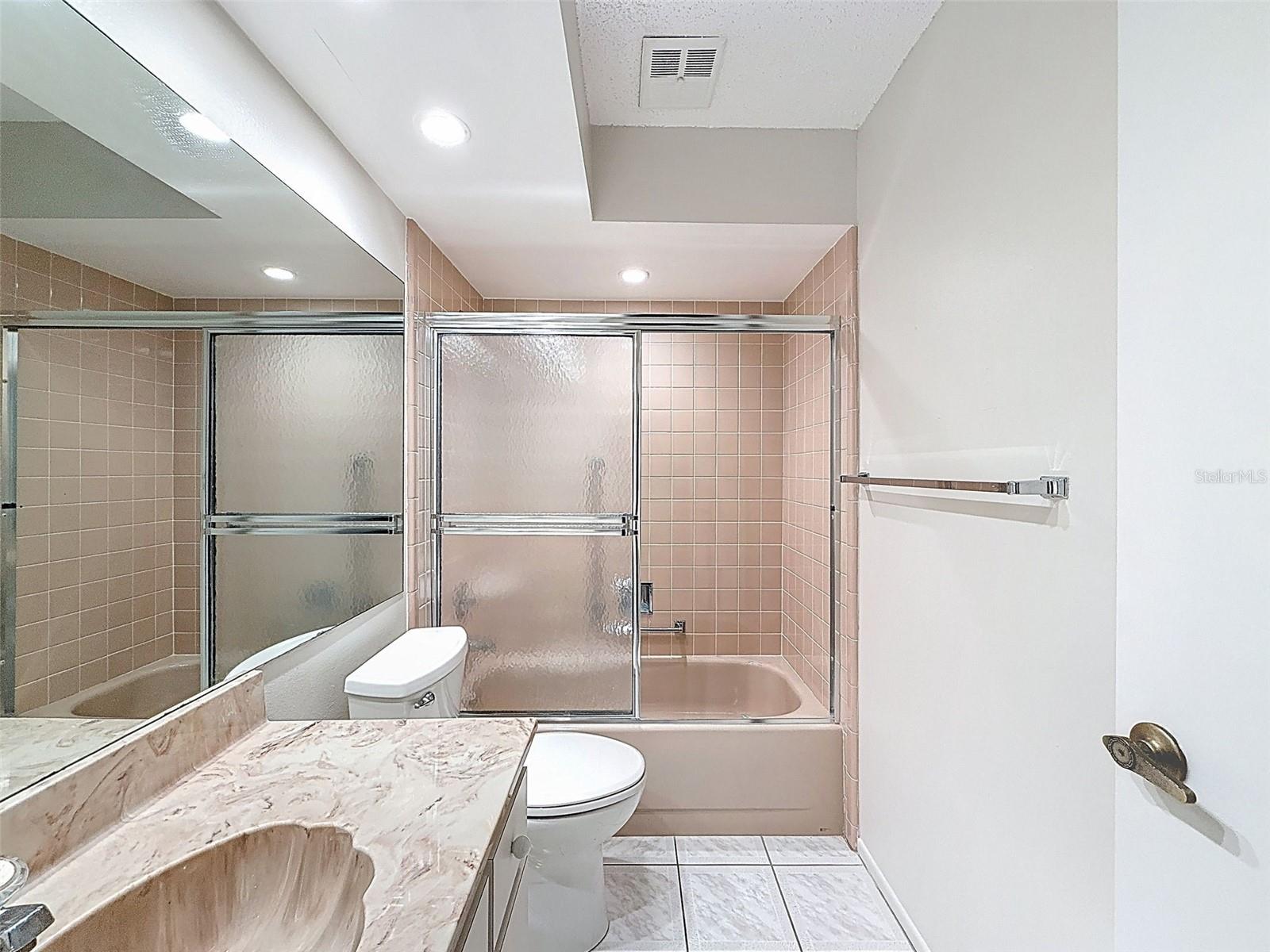 DOLLAR LAKE VILLAGE CONDO 02 - Residential