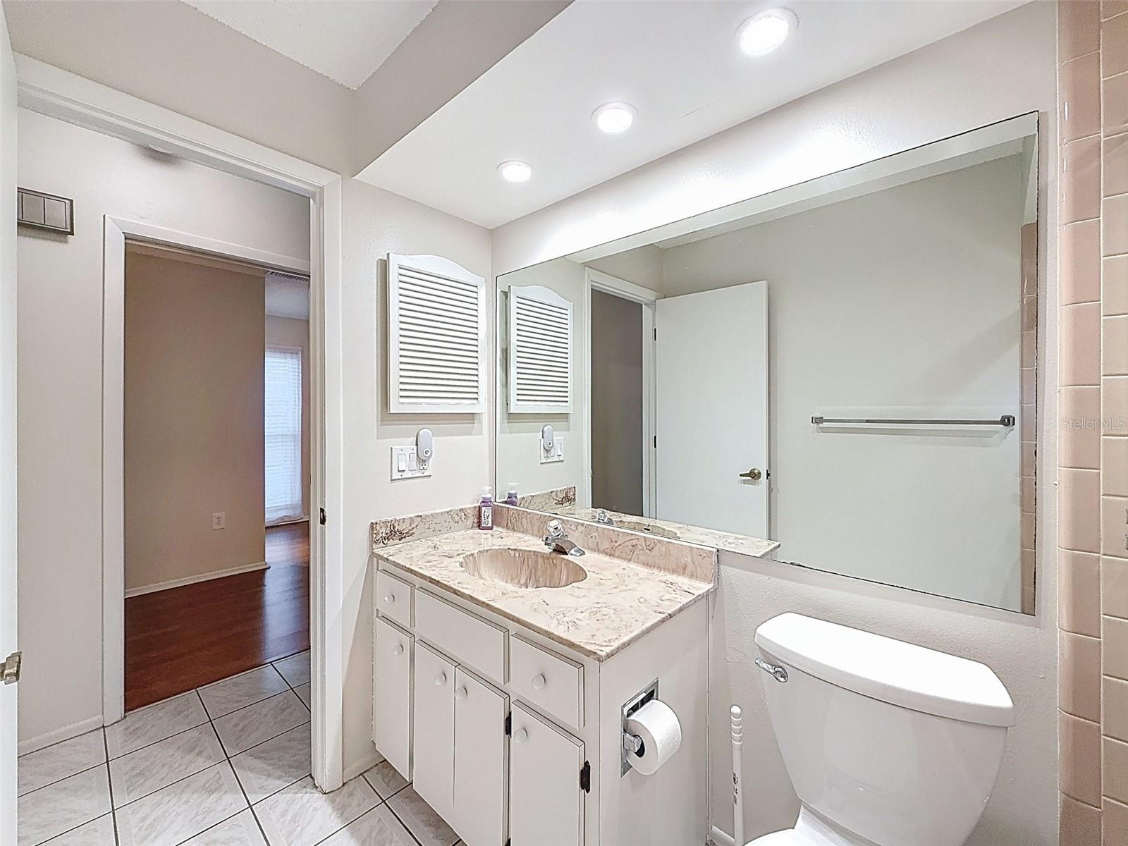 DOLLAR LAKE VILLAGE CONDO 02 - Residential