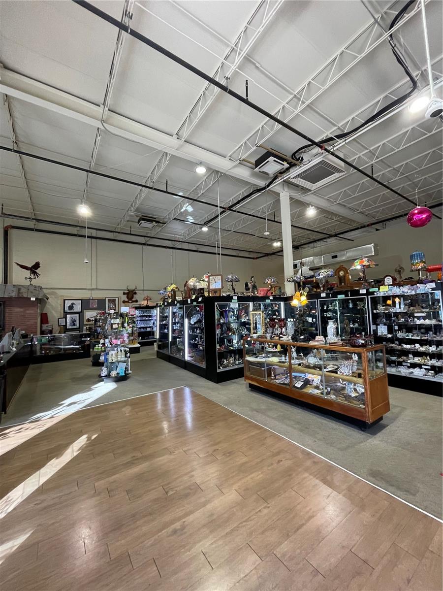 EUSTIS LAKE SAUNDERS SUB - Commercial Lease