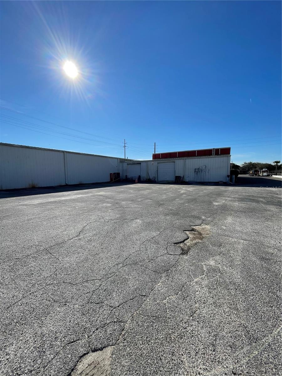 EUSTIS LAKE SAUNDERS SUB - Commercial Lease