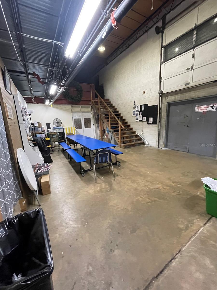 EUSTIS LAKE SAUNDERS SUB - Commercial Lease