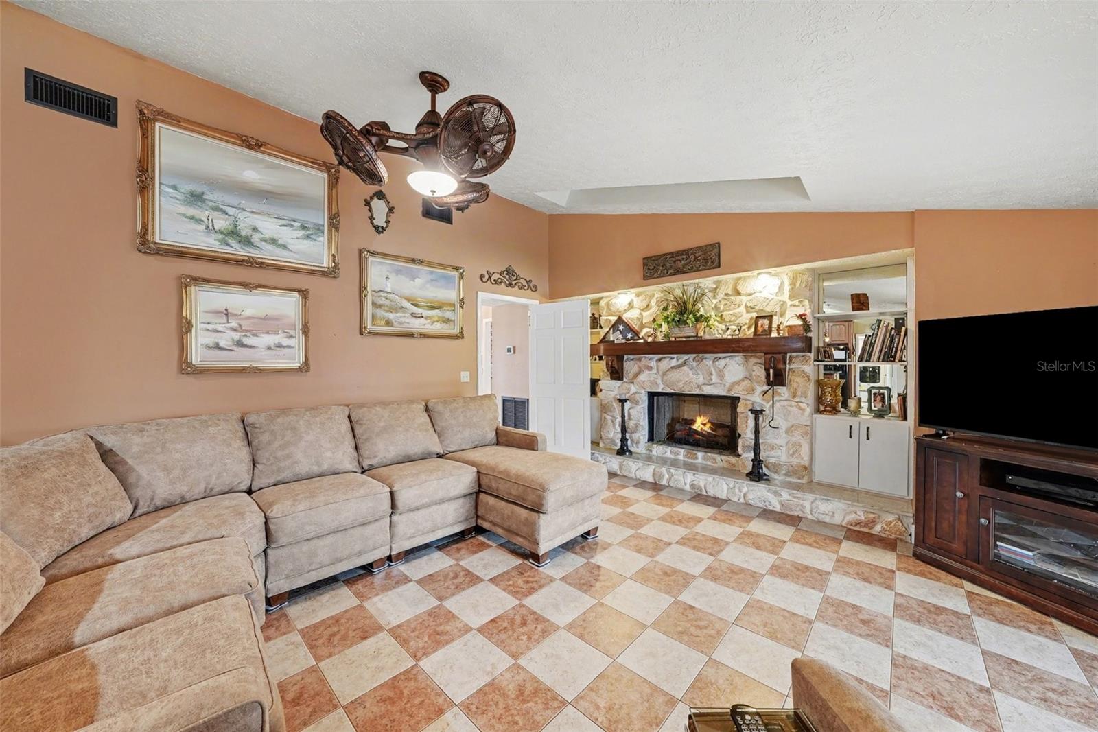 FOX RIDGE - Residential