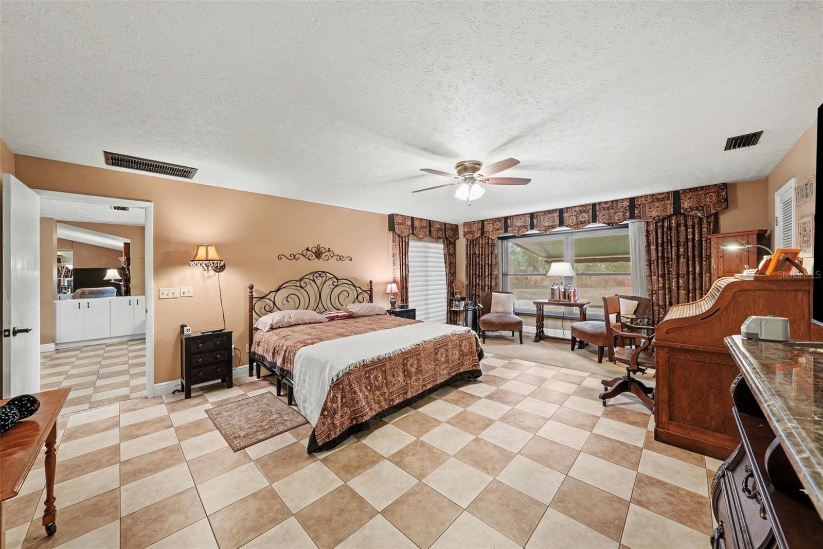 FOX RIDGE - Residential