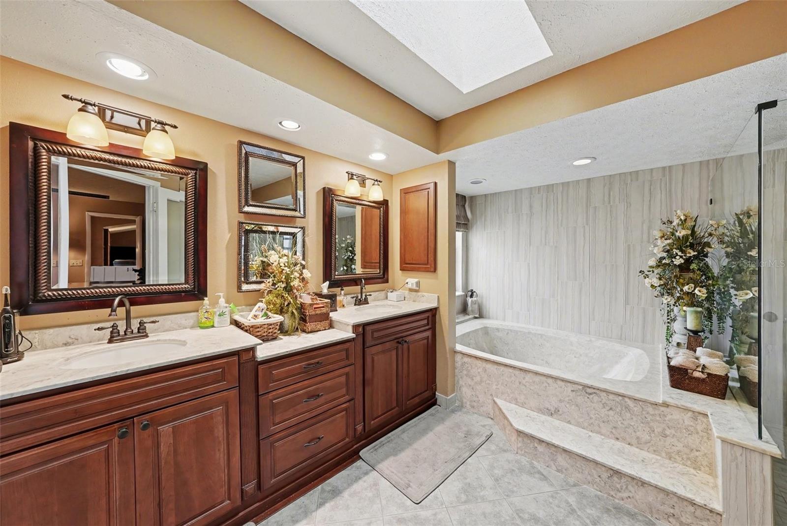 FOX RIDGE - Residential