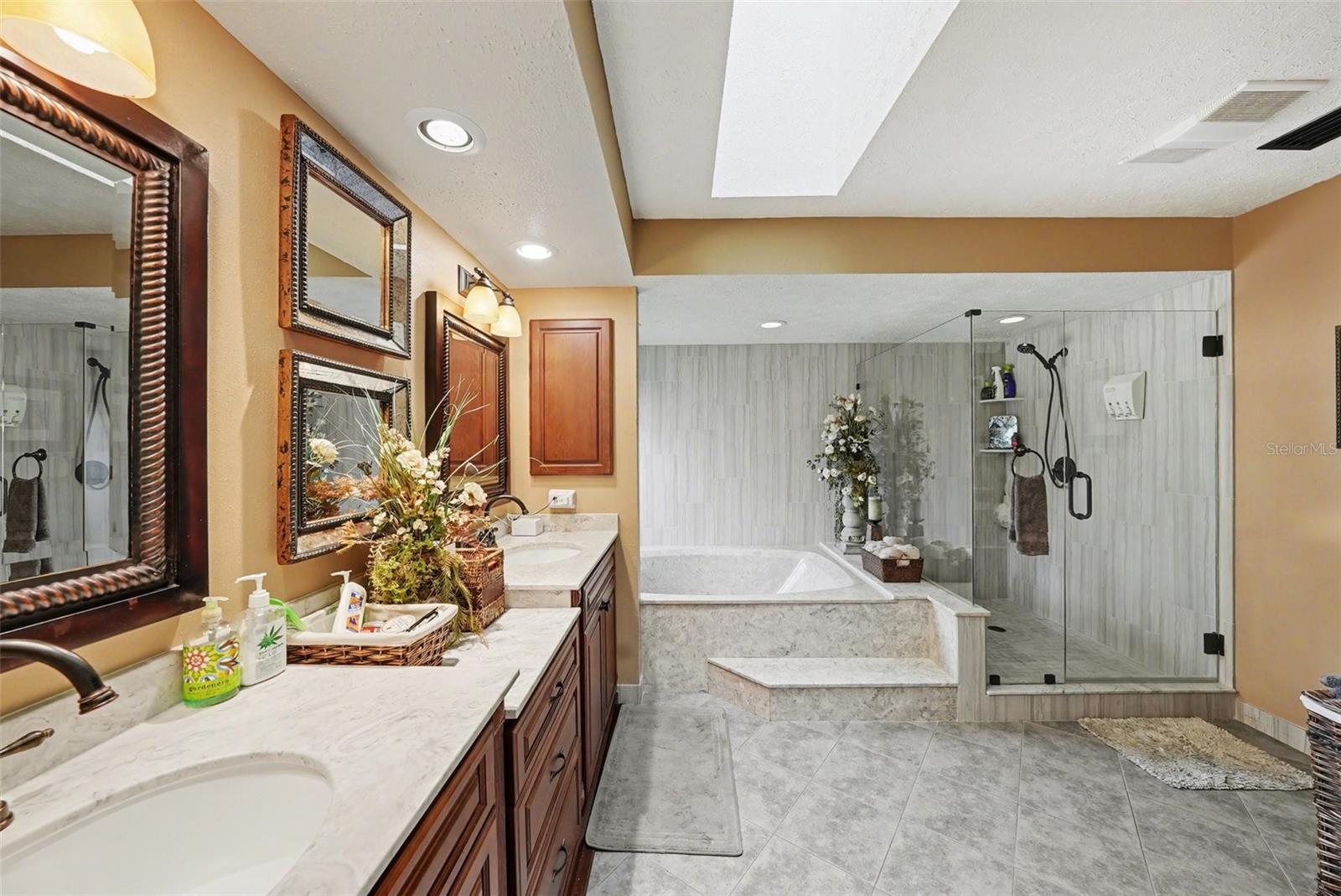 FOX RIDGE - Residential