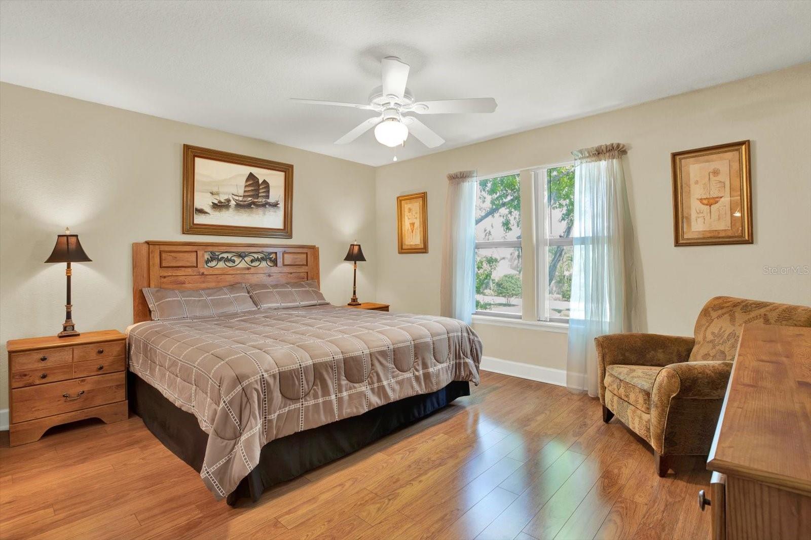 VINTAGE GRAND - Residential