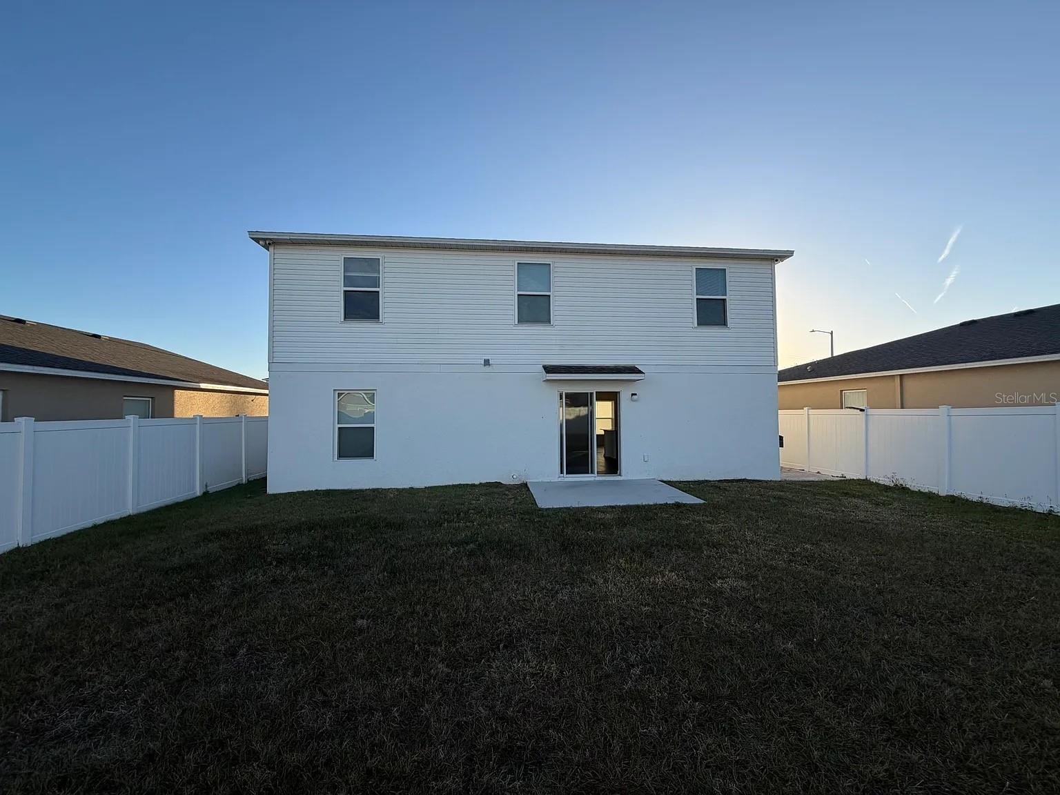 HILLVIEW - Residential Lease