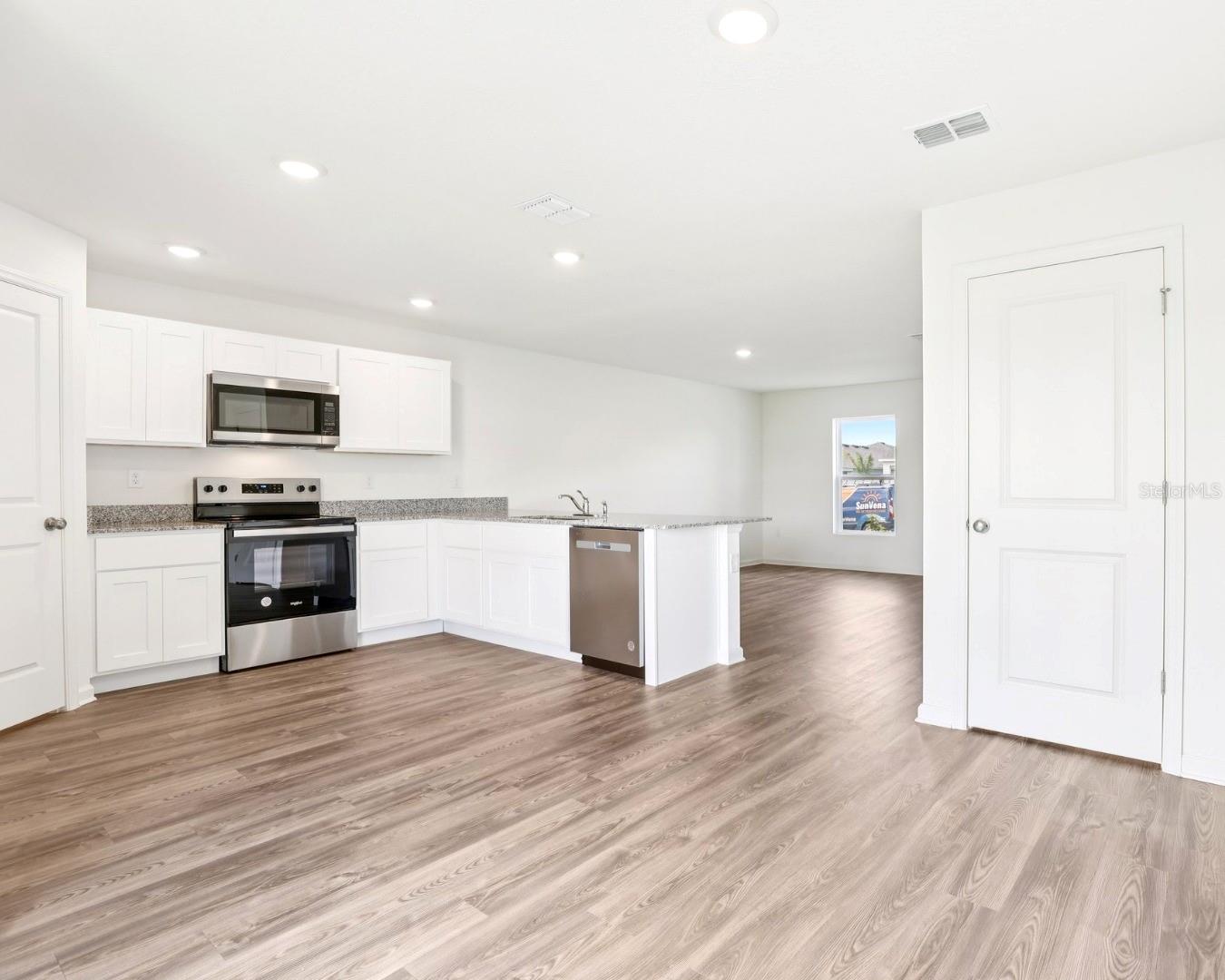 HILLVIEW - Residential Lease