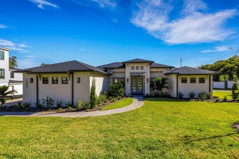 A home in LAKELAND