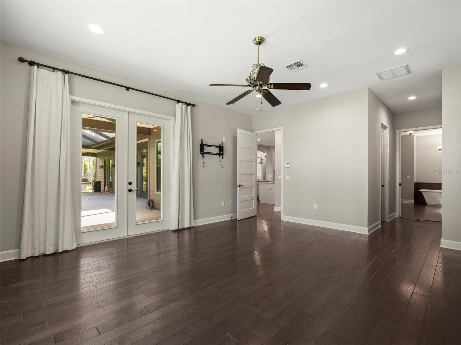 UNPLATTED - Residential