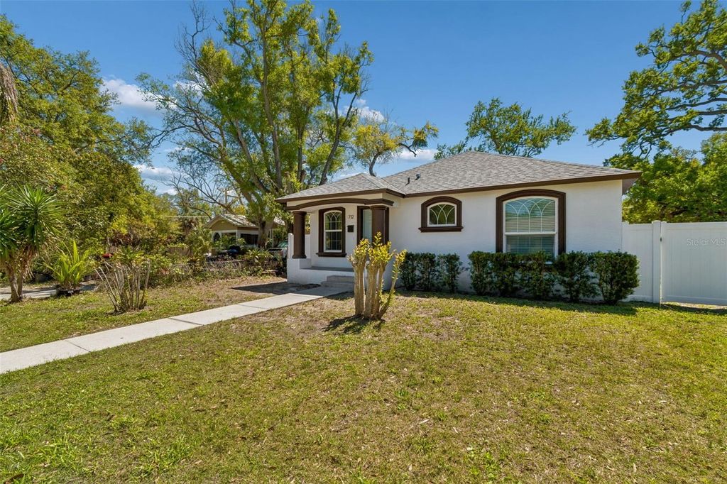 Photo of 712 15th Avenue S, St Petersburg, FL 33701 (MLS # TB8489083)