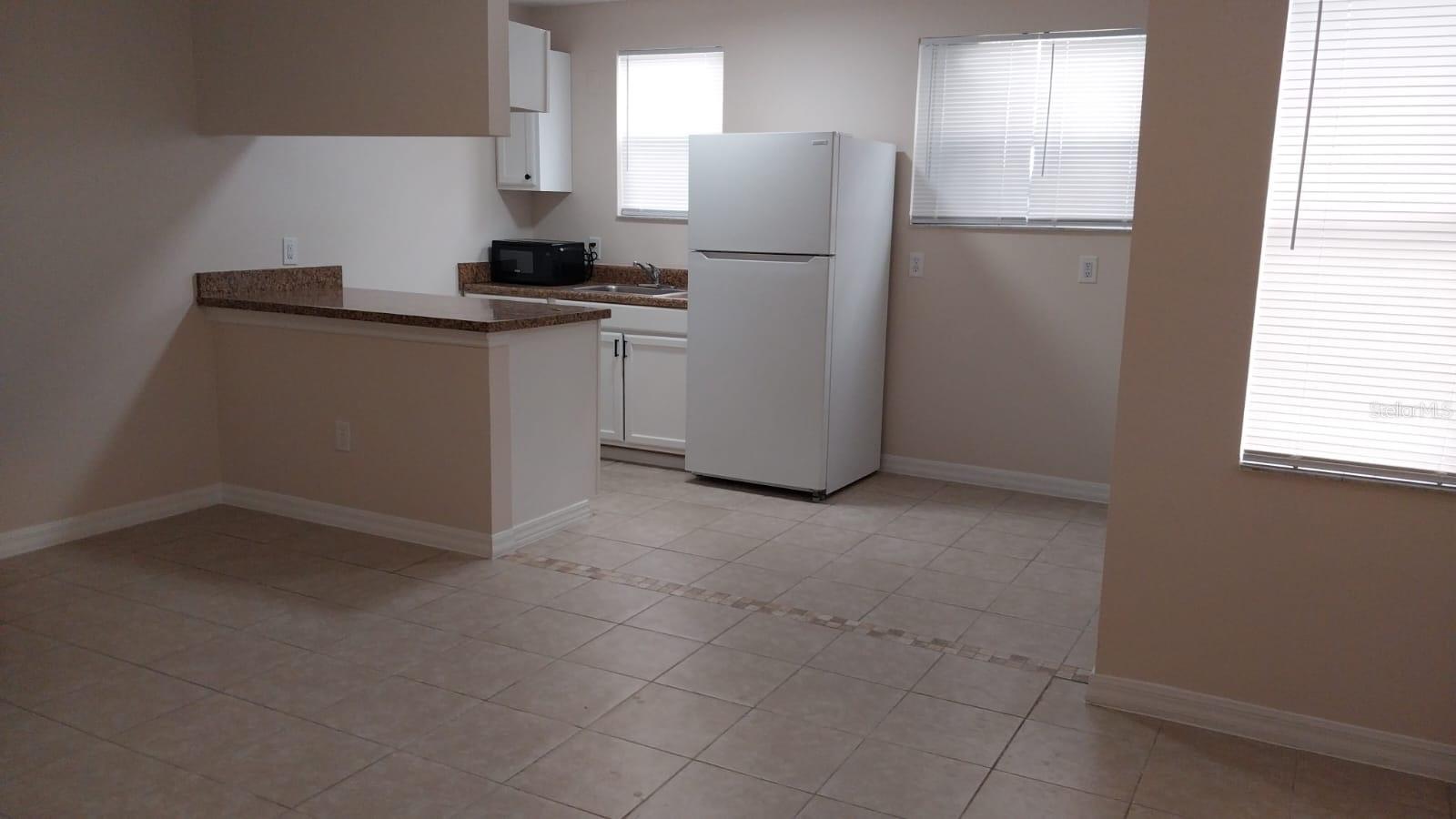 ISLAND CLUB WEST PH 02 - Residential Lease
