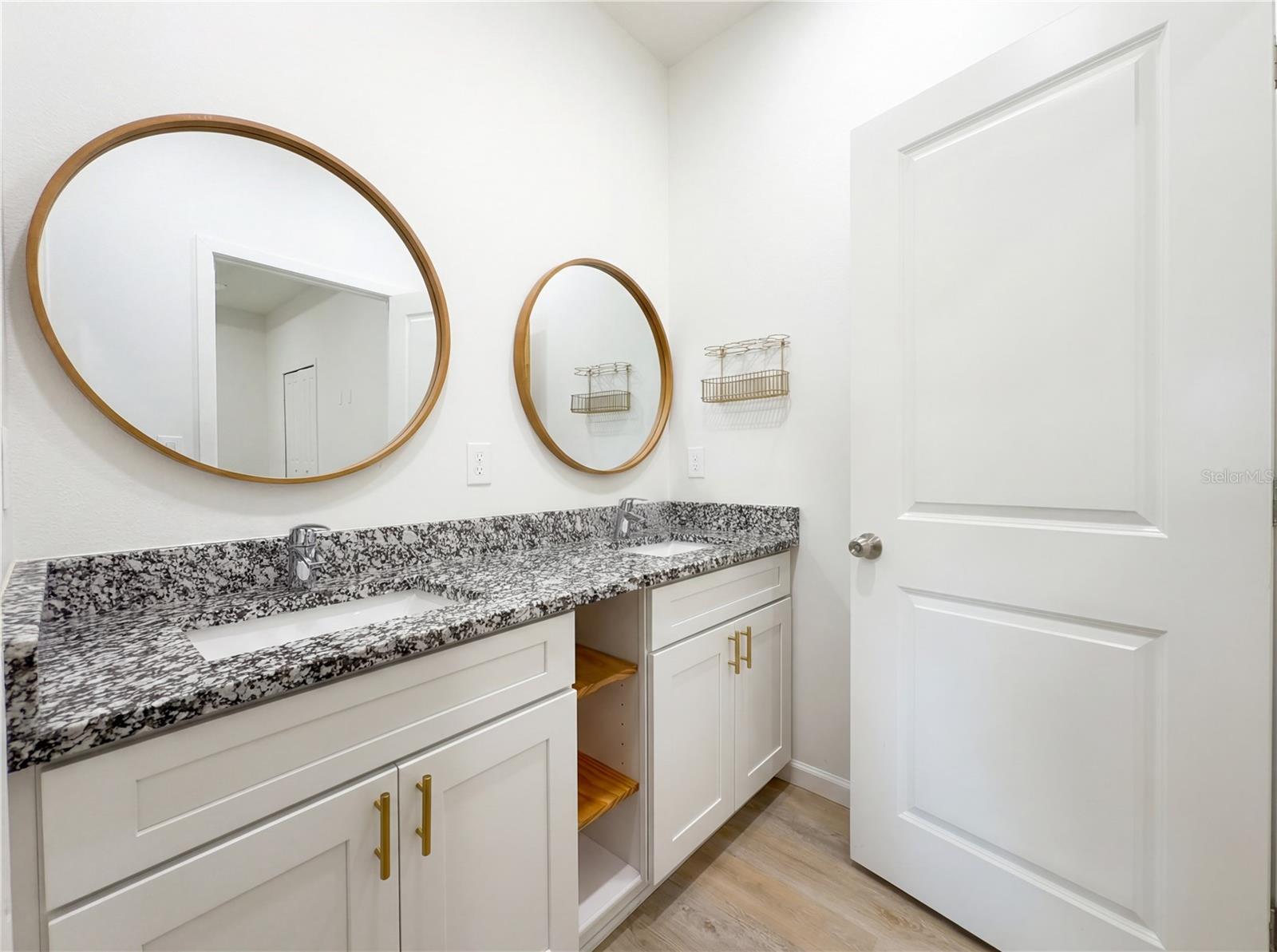 MERRITT PARK - Residential