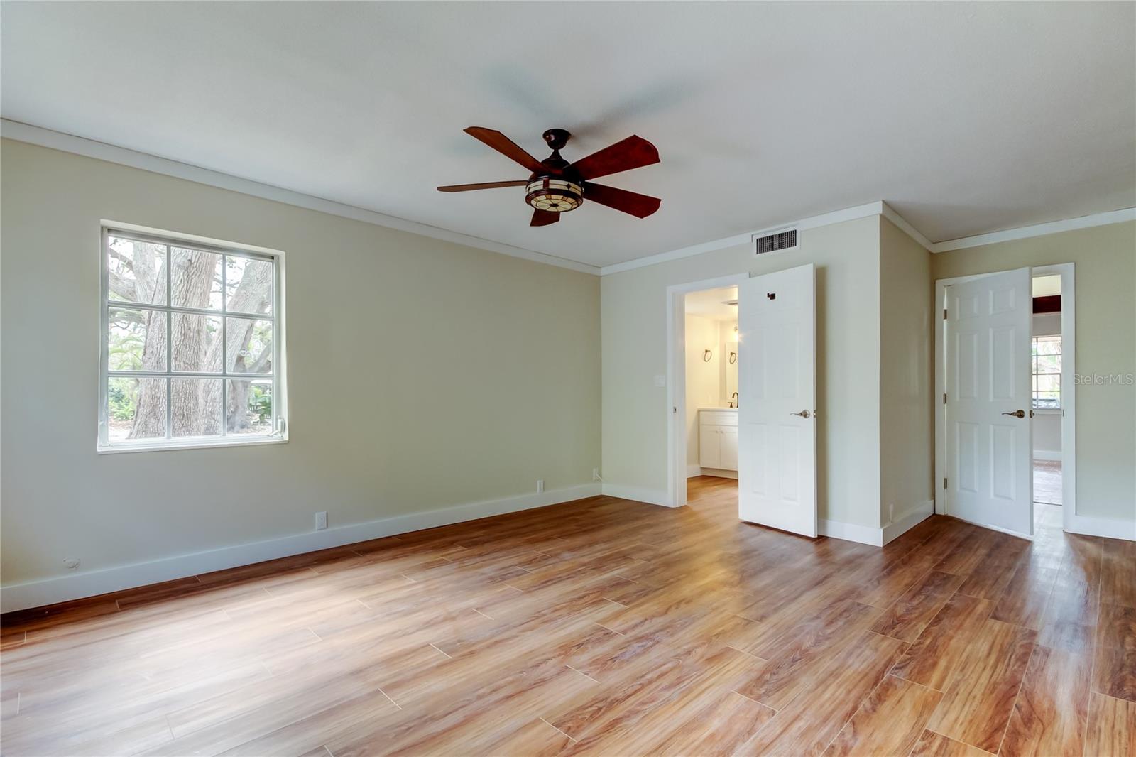 VILLA PARK ESTATES - Residential