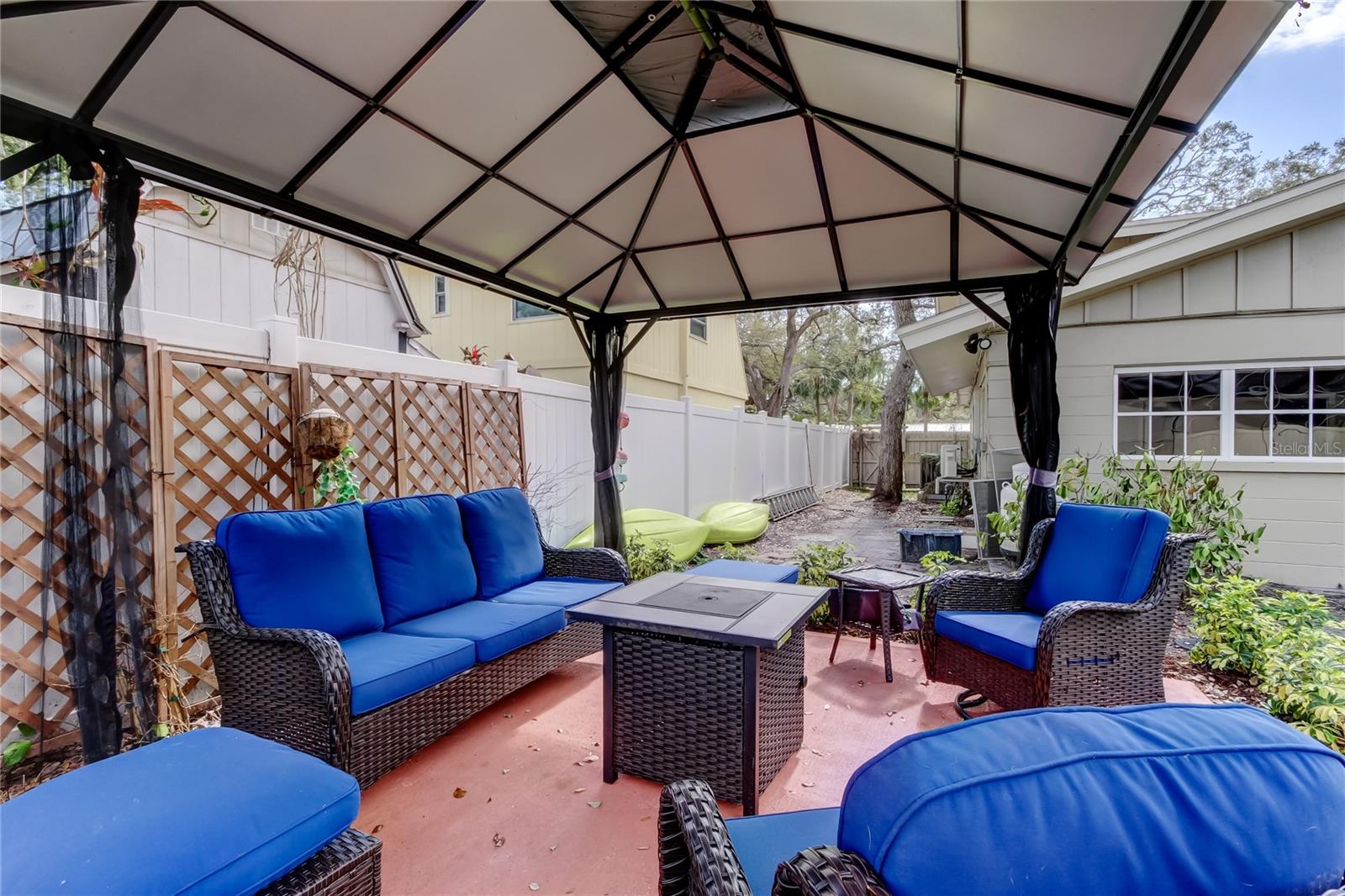 VILLA PARK ESTATES - Residential