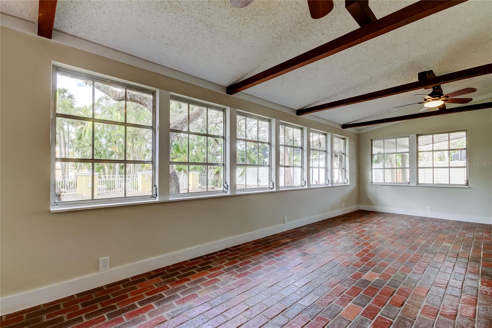 VILLA PARK ESTATES - Residential