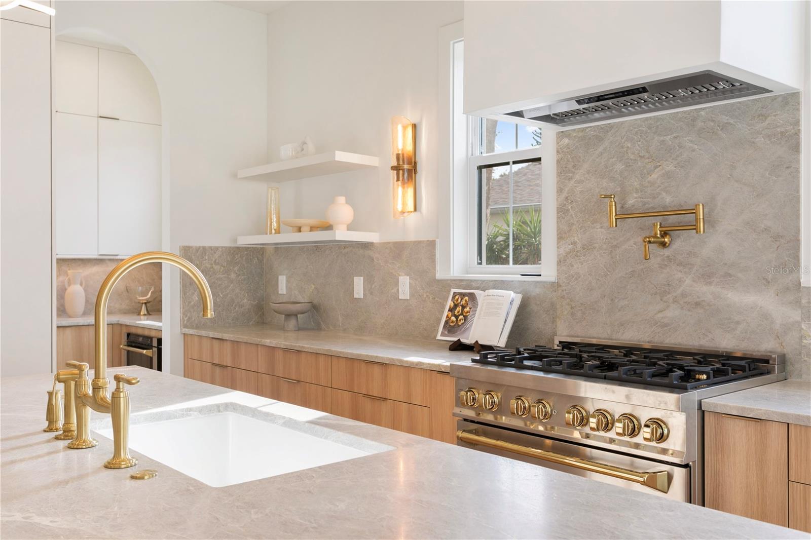 BARNARD ERASTUS A S REV SUB - Residential