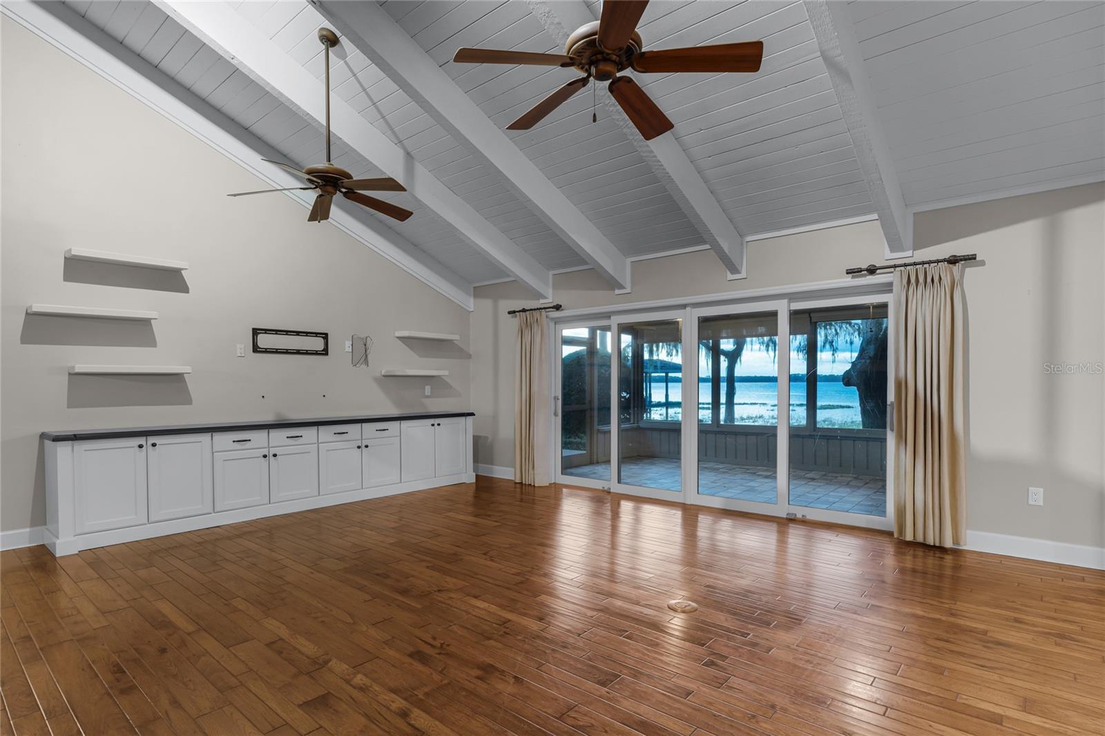 BAY POINT - Residential