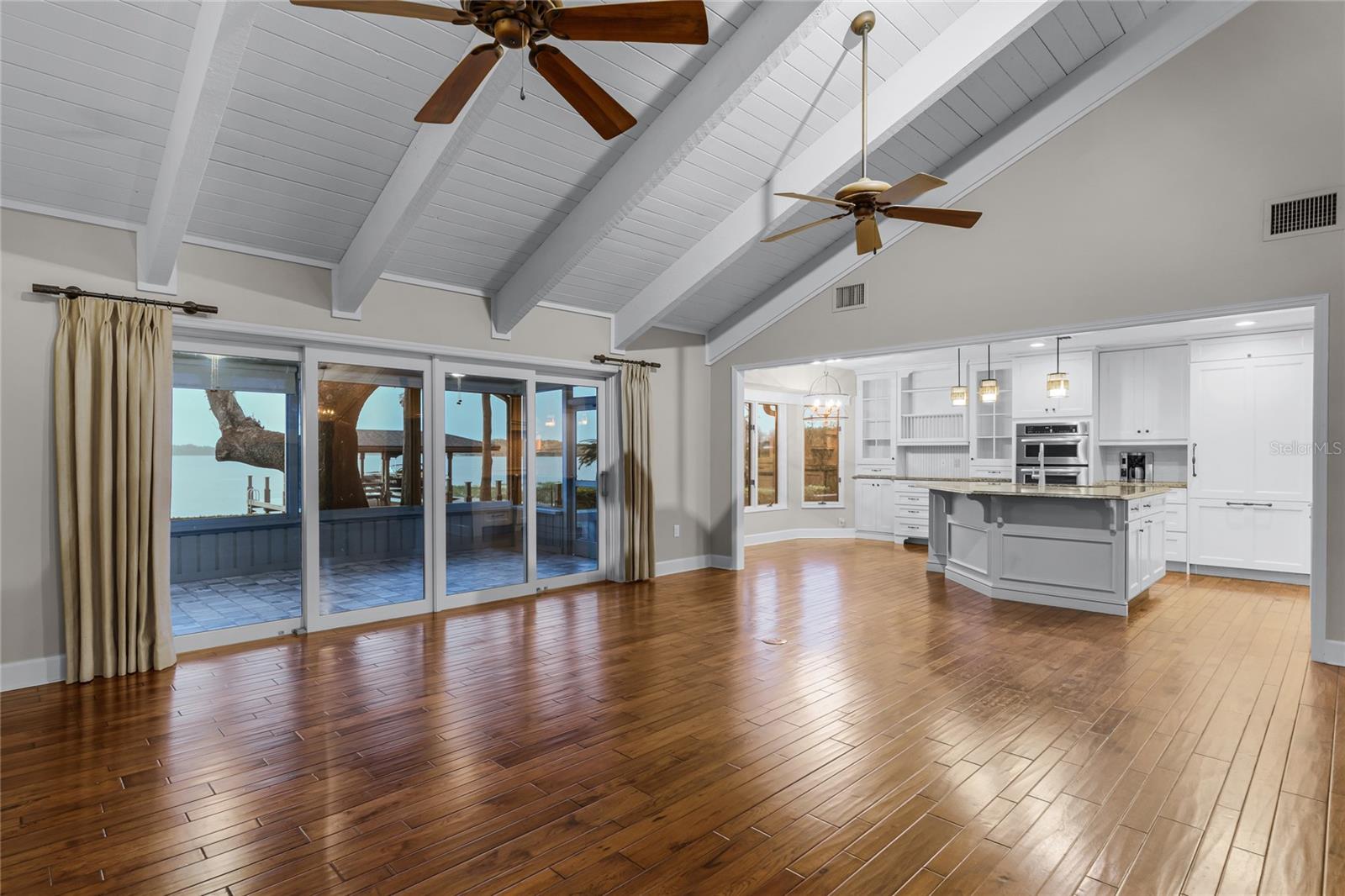 BAY POINT - Residential