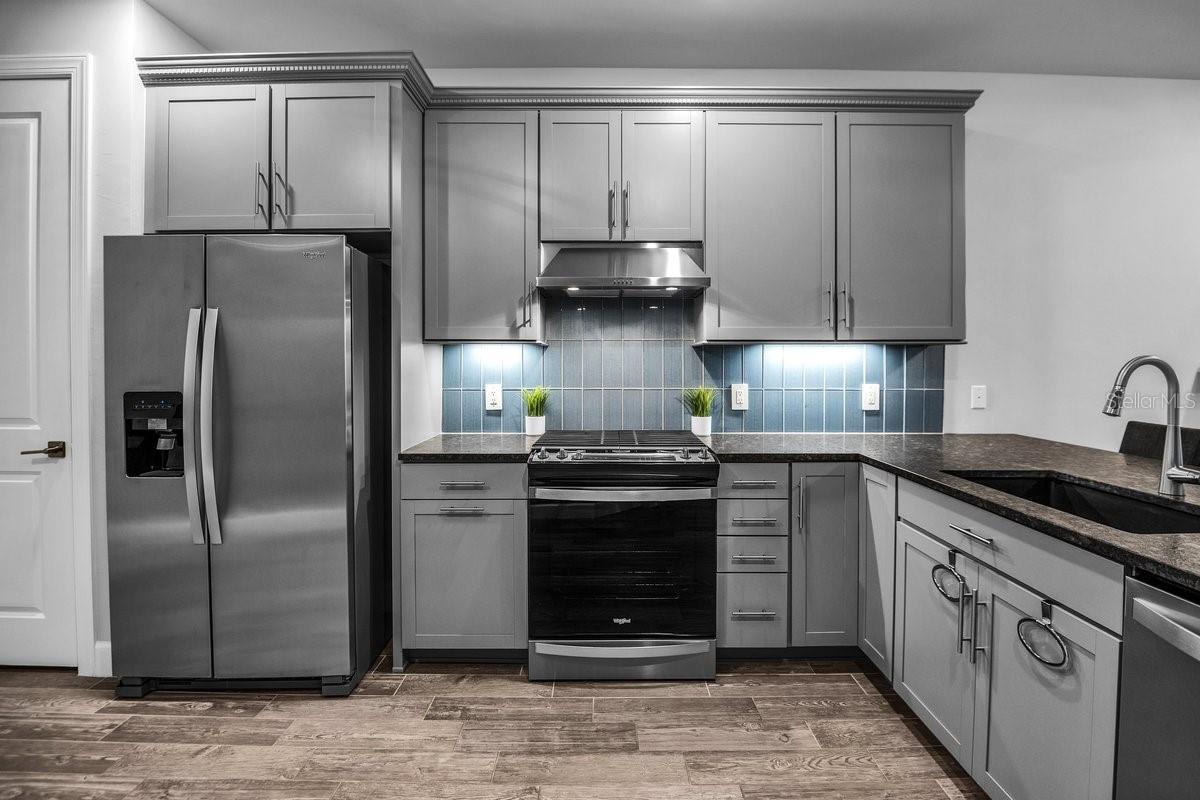 DEL WEBB PH V SUBPH 5A, 5B & 5C - Residential Lease