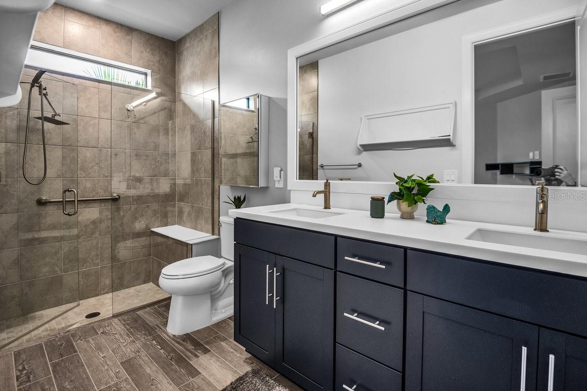 DEL WEBB PH V SUBPH 5A, 5B & 5C - Residential Lease