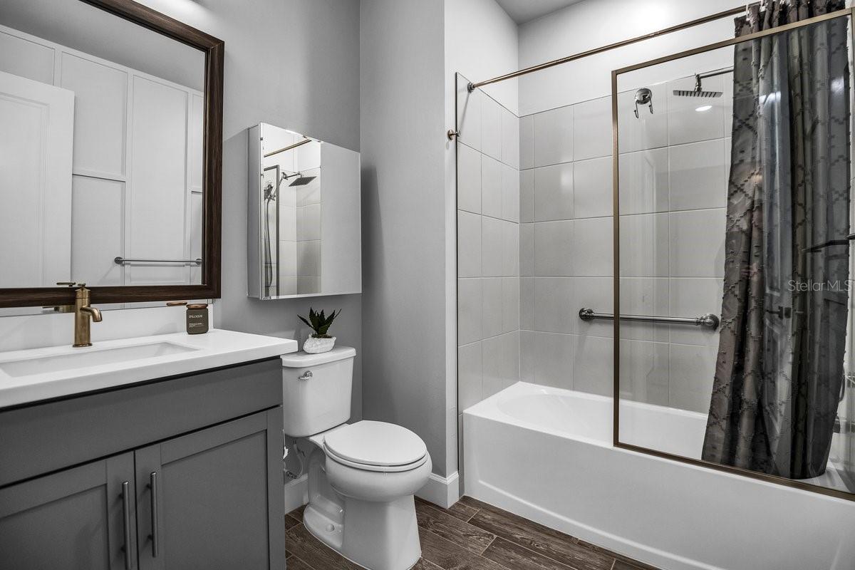 DEL WEBB PH V SUBPH 5A, 5B & 5C - Residential Lease