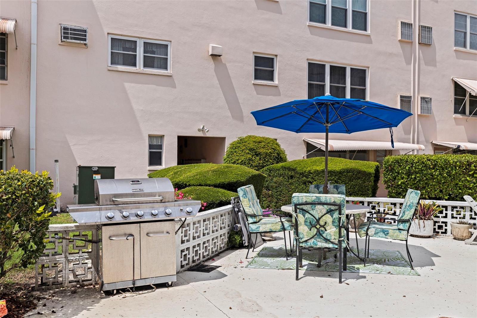 FIVE TOWNS - Residential