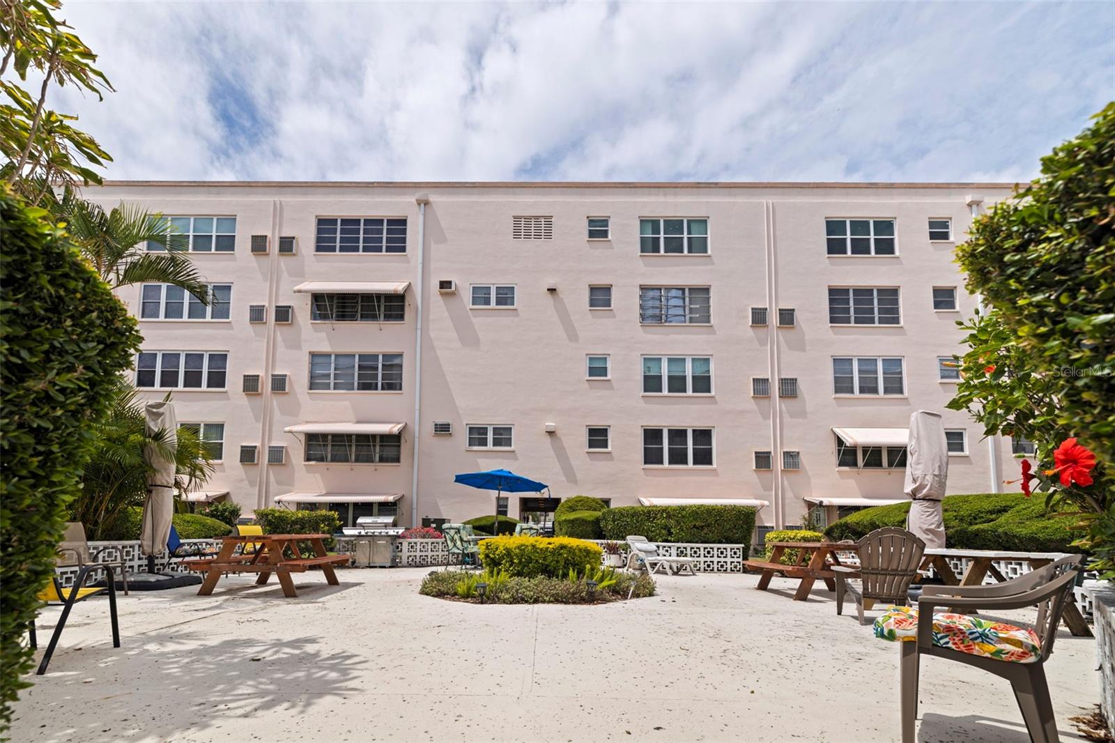 FIVE TOWNS - Residential