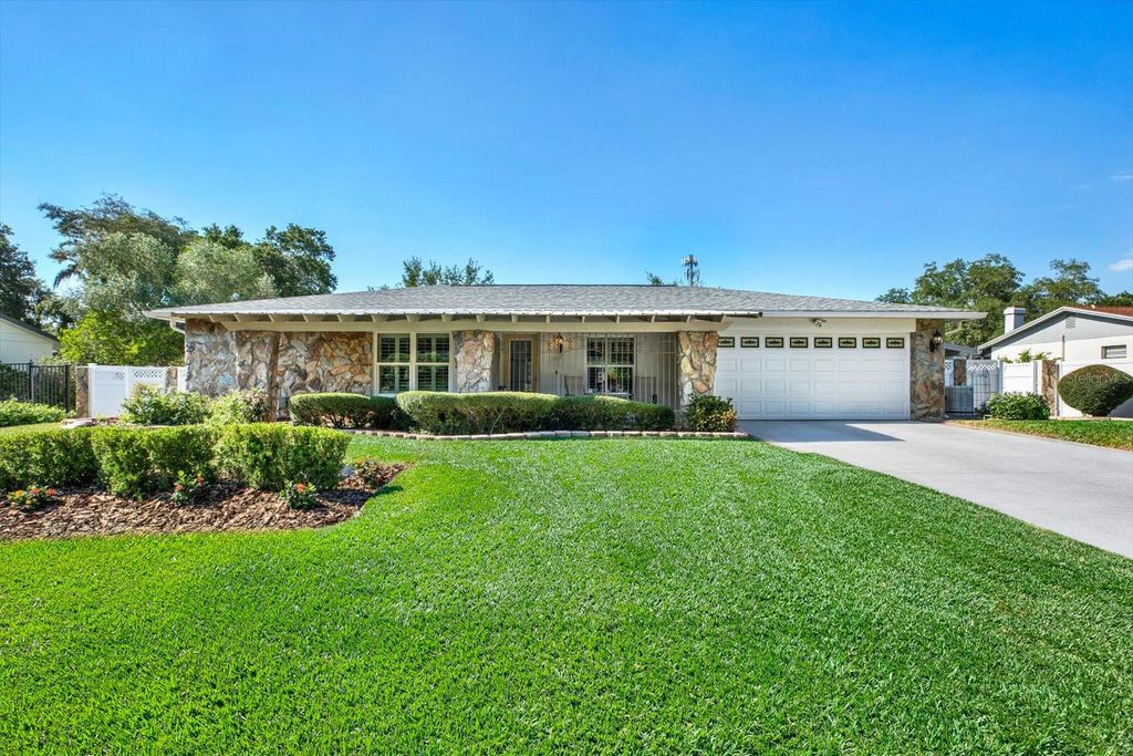 Photo of 6625 Baybrooks Circle, Tampa, FL 33617 (MLS # TB8510213)