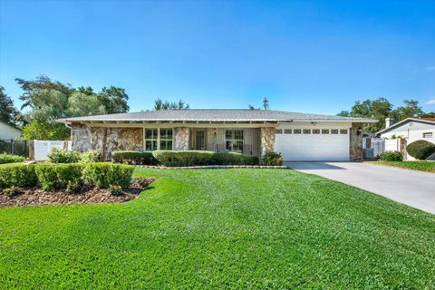 Photo of 6625 Baybrooks Circle, Tampa, FL 33617 (MLS # TB8510213)
