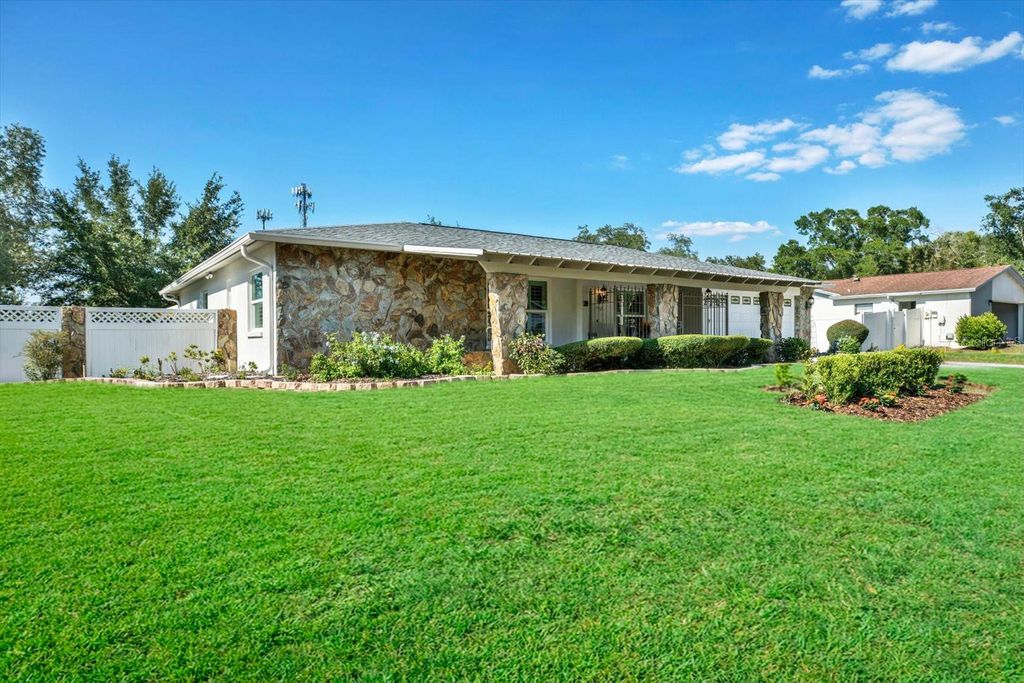 Photo of 6625 Baybrooks Circle, Tampa, FL 33617 (MLS # TB8510213)