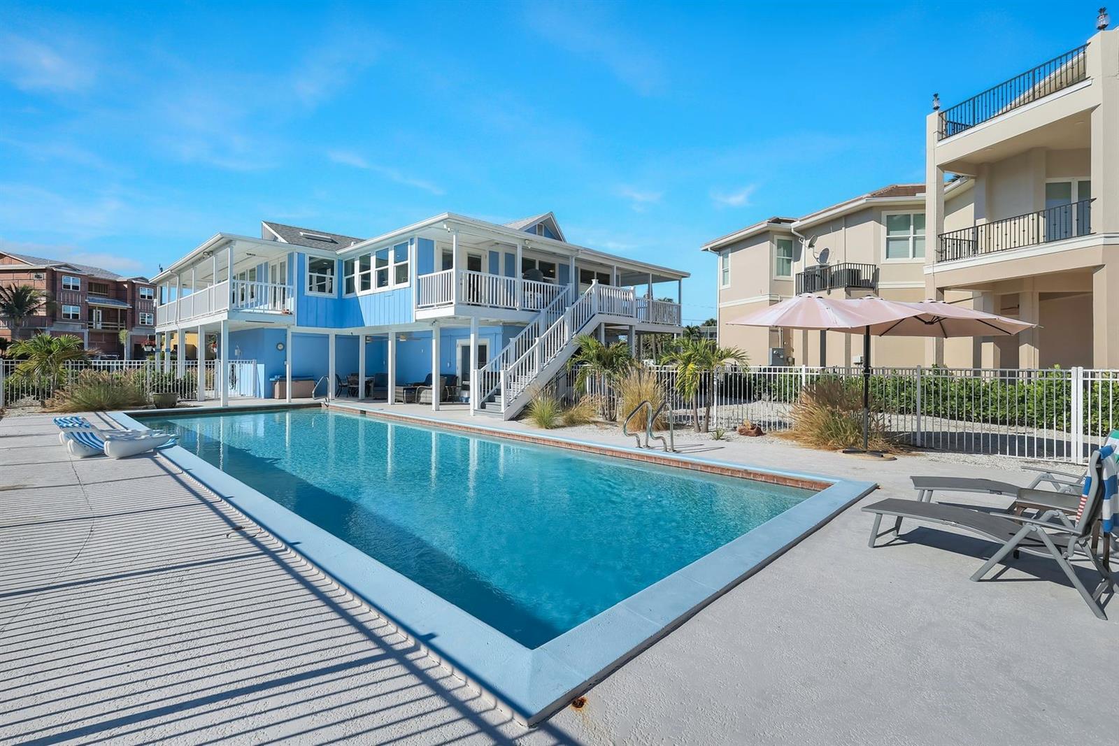 LAGUNA SHORES - Residential