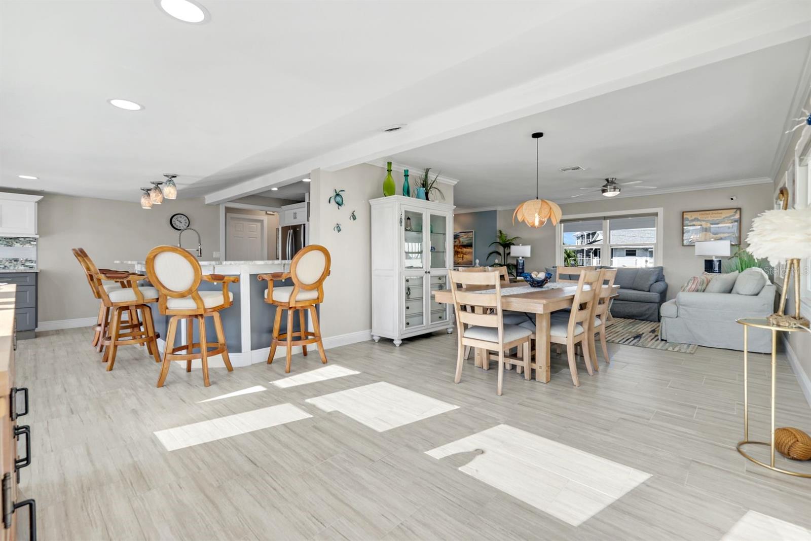 LAGUNA SHORES - Residential