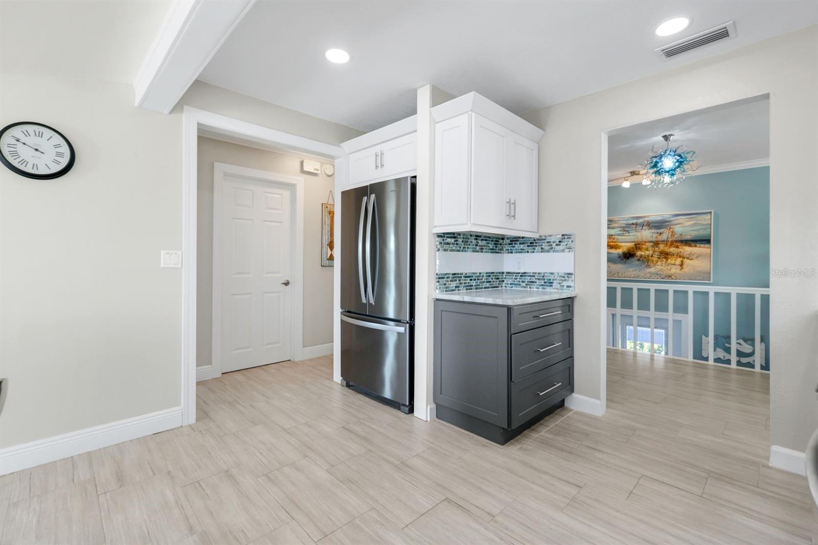 LAGUNA SHORES - Residential