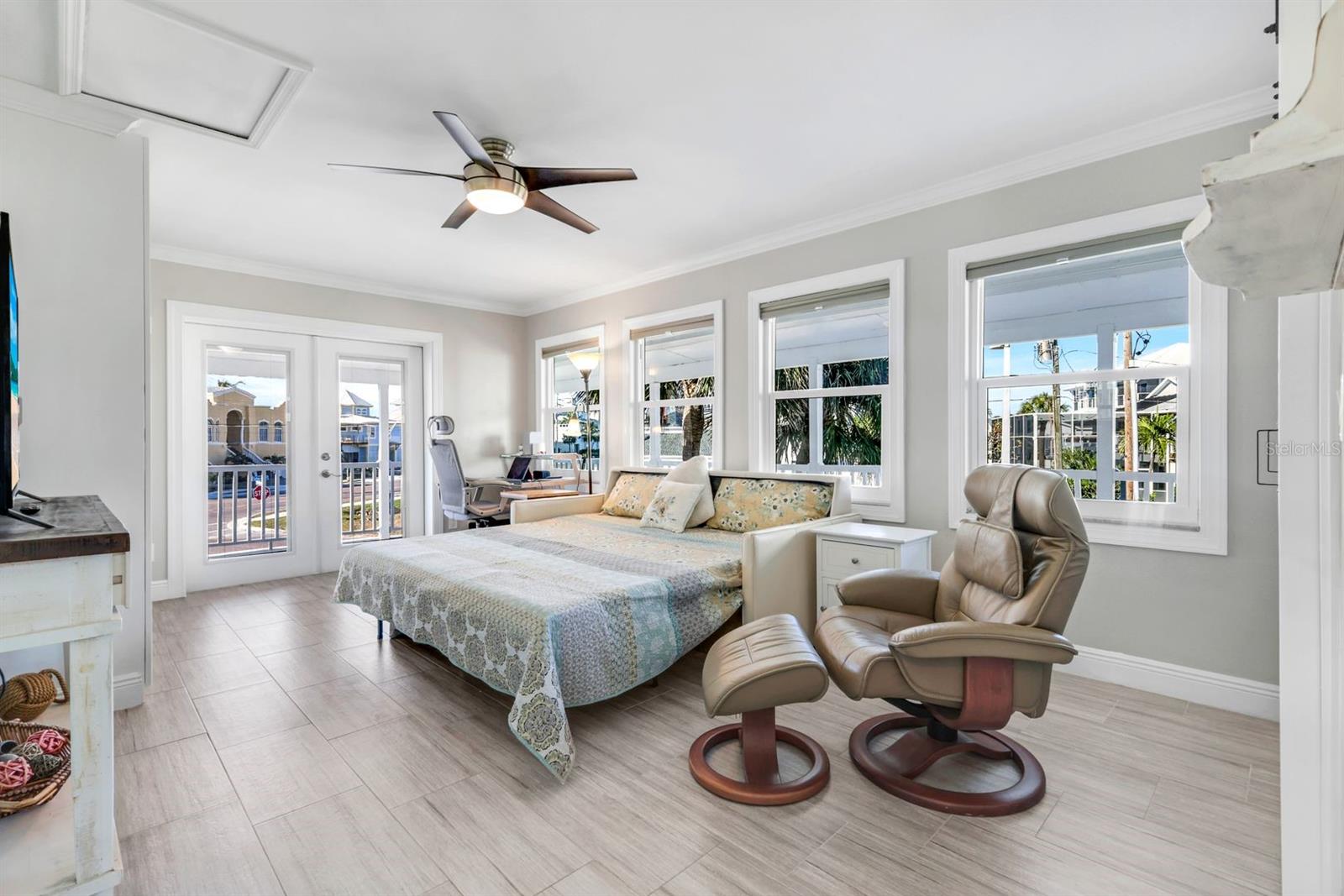 LAGUNA SHORES - Residential