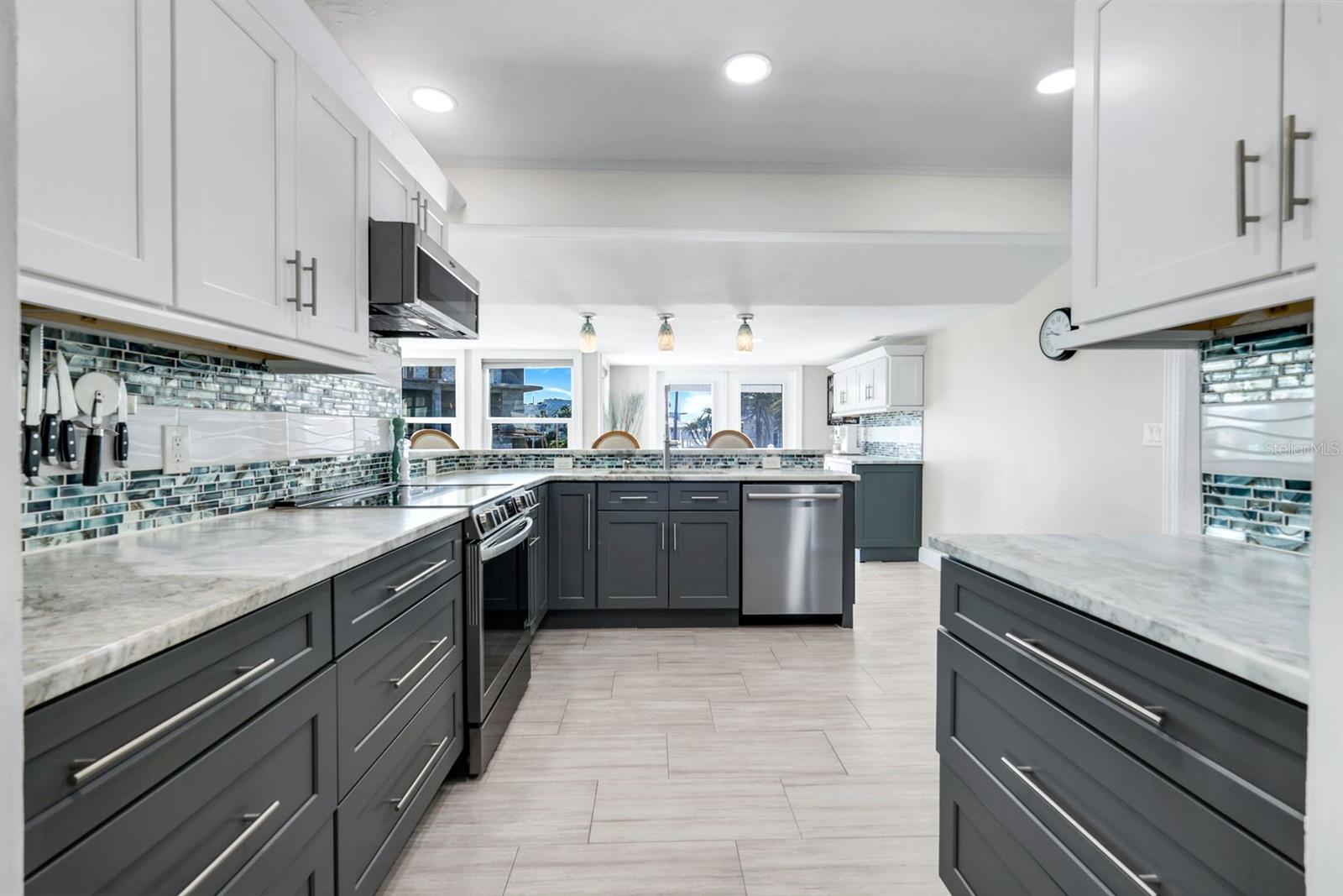 LAGUNA SHORES - Residential