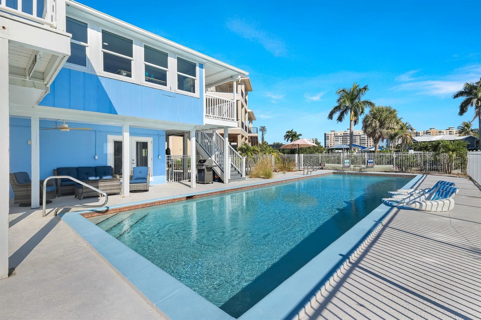 LAGUNA SHORES - Residential
