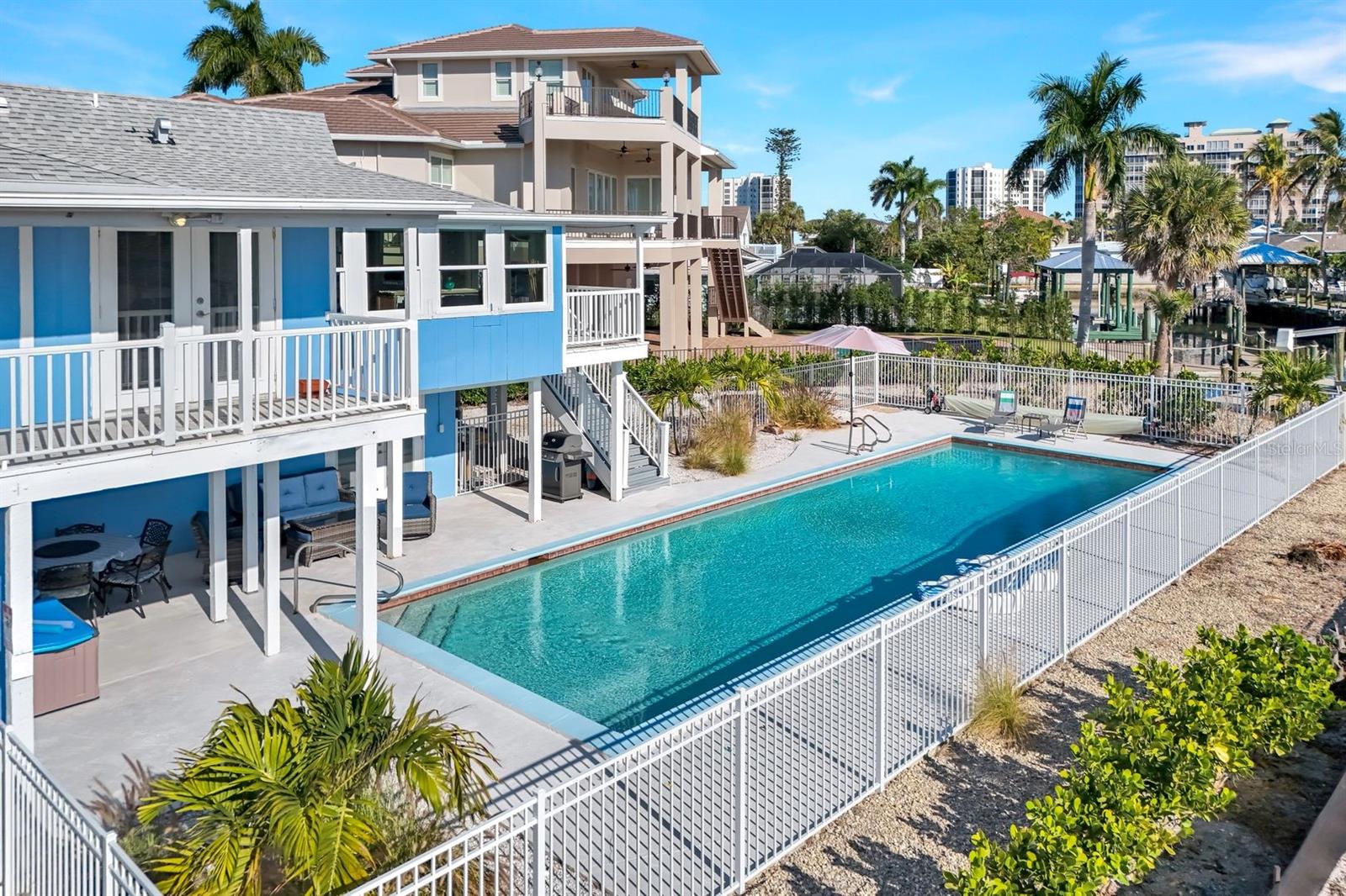 LAGUNA SHORES - Residential